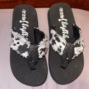 Gypsy Jazz Cow Print Flop Flops Sz.6 New